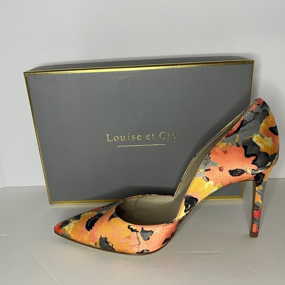 Louise et Cie Shoes - EUC Louise et Cie Ariel Peach Floral Satin Heels